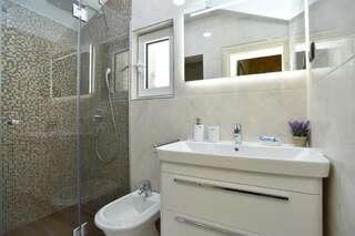 Виллы Villa Dragana Будва Вилла с собственным бассейном-98